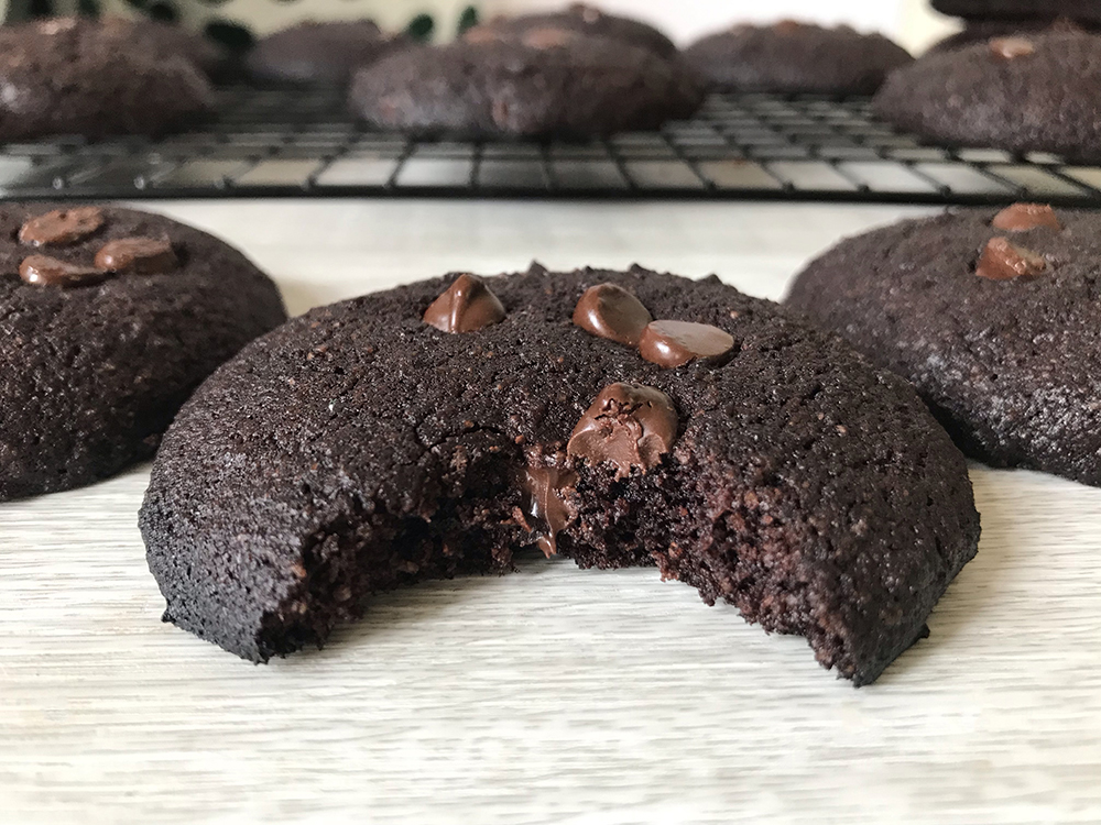 Chocolate-Keto-Cookies-10